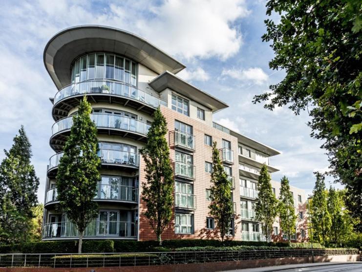 The Cedar Suite Woking Exterior photo
